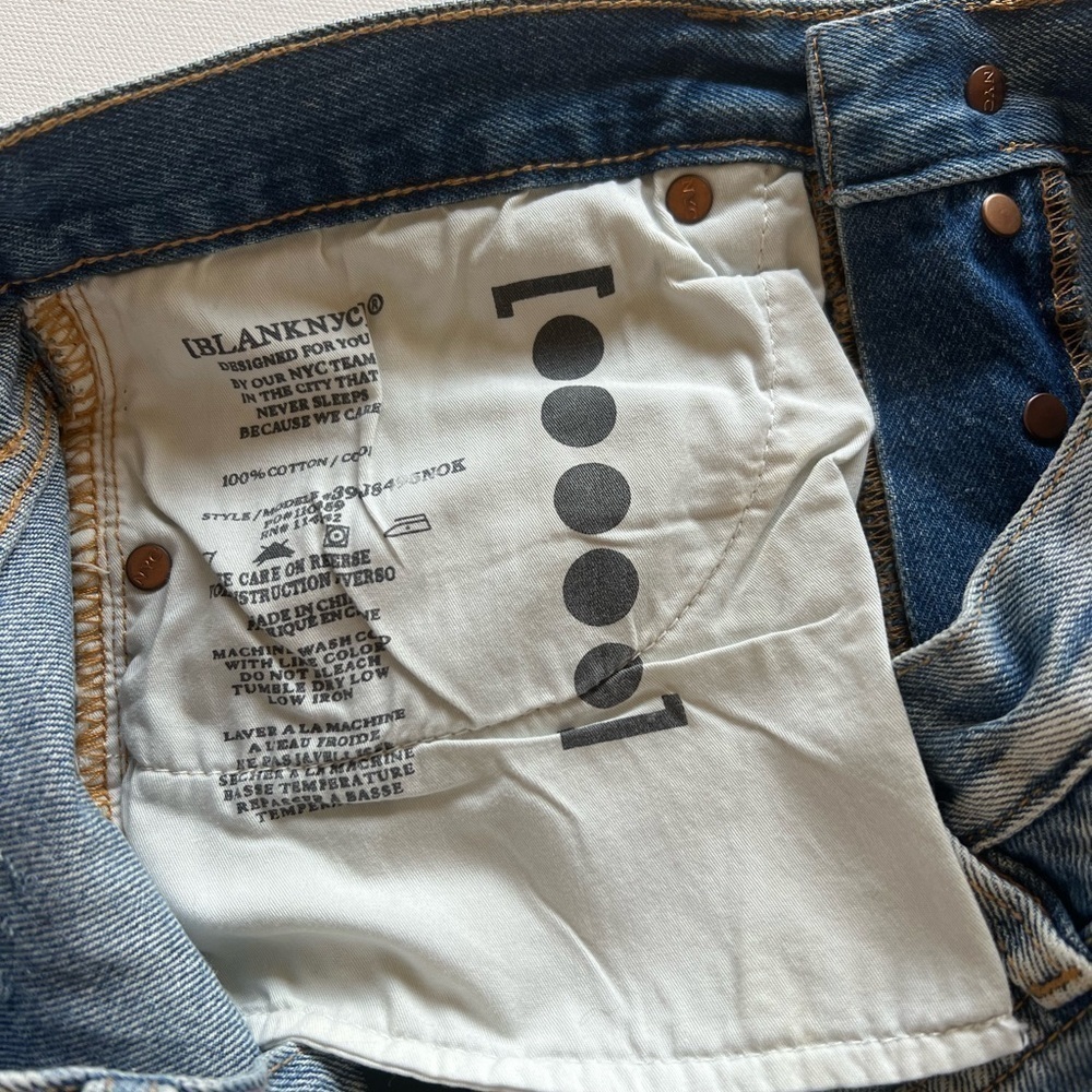 NWT BLANKNYC High -Rise Distressed Denim Light Wash Shorts Size‎ 28 🔥🔥 (B2) - Picture 8 of 10